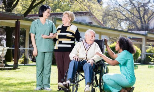 Aide à domicile : accueillir et intégrer la personne âgée